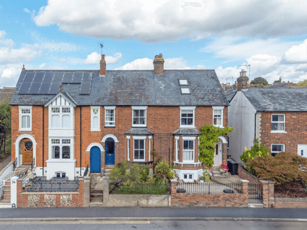 Stunning Three Bedroom Terraced Home - Saffron Walden (CB10)
