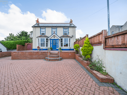 Lamack Vale House, Serpentine Road, Tenby, Wales, SA70 8DD