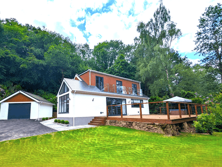 Luxurious 5-Bedroom Home