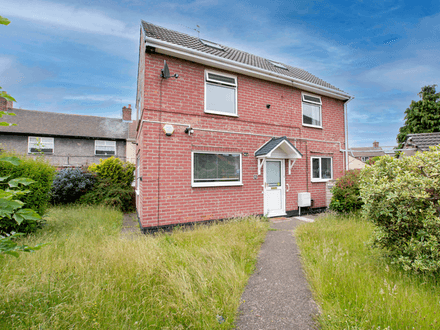 2 bed End terrace in need of modernisation